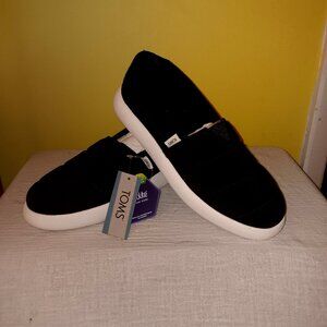 Toms Black Alpargata NWT